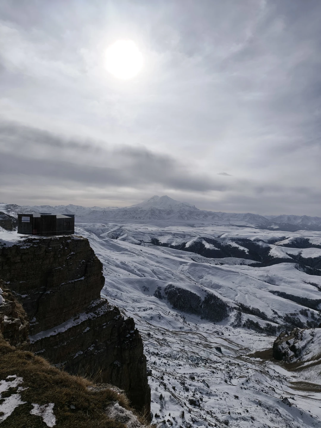 Ездили на плато Бермамыт с заездом в дом Хычинов. Хычины там очень вкусные, надо брать! Местечко