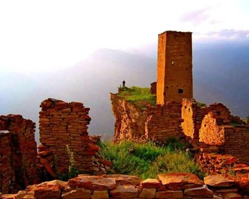 Карадахская теснина, Гоор, «Язык Тролля», Датунский храм, вечеринка