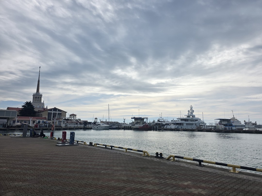 Прекрасная экскурсия, знающий, милый и вежливый гид. Спасибо за хорошо проведённое время в зимнем Сочи!