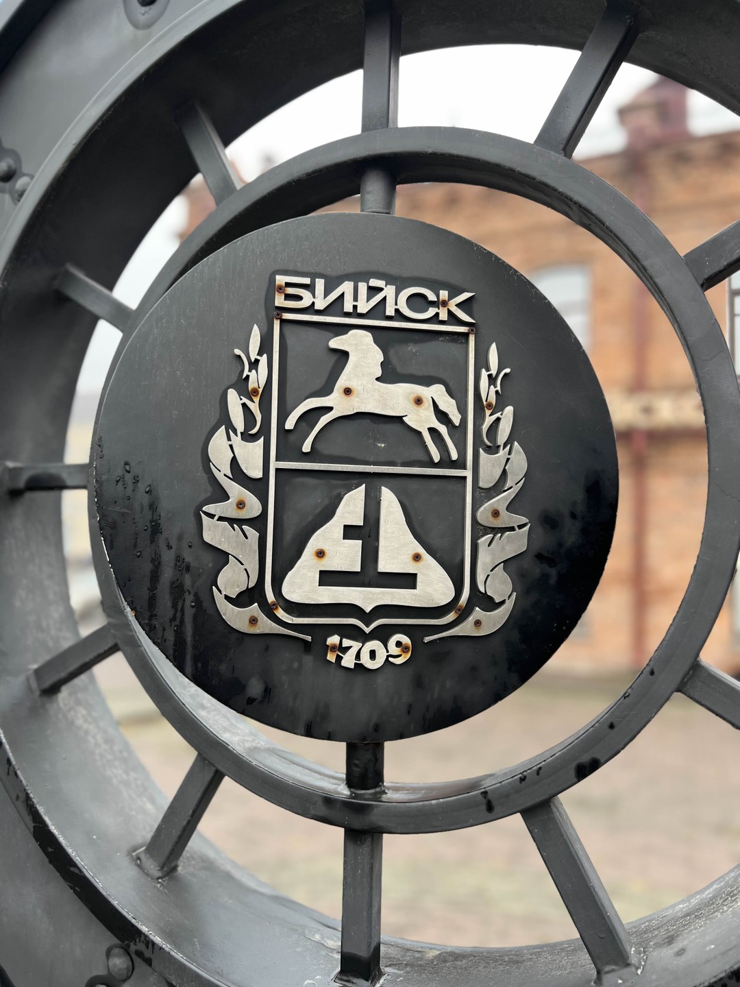 Были на экскурсии с Николаем, кроме стандартной программы описанной на сайте, мы увидели гораздо больше, узнали