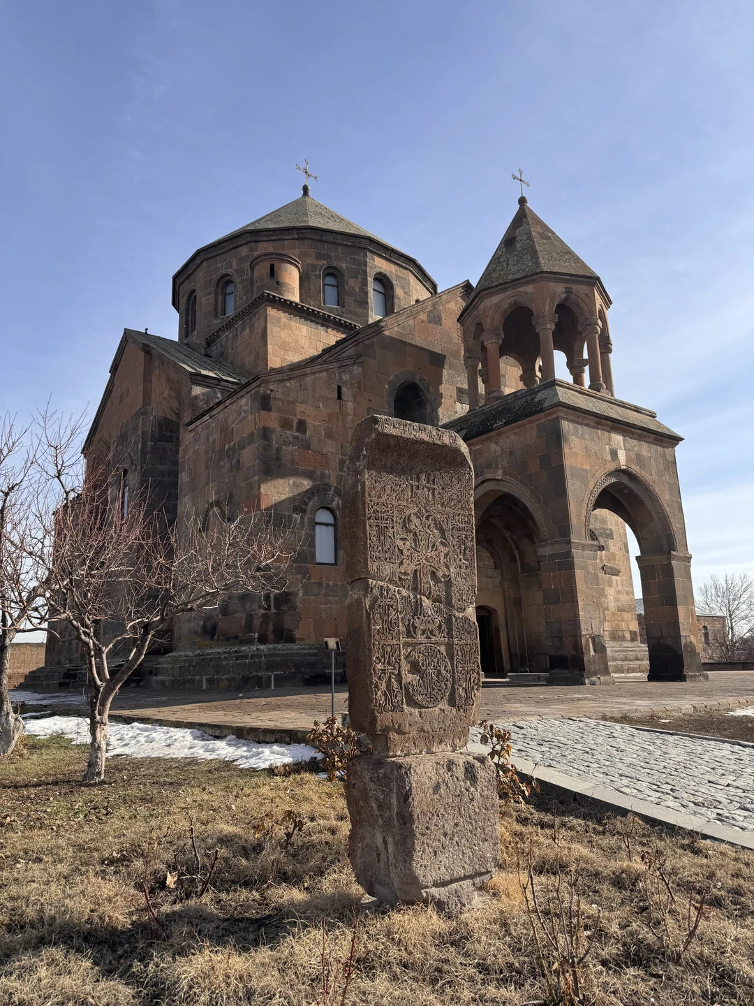 Совсем недавно мы с подругой вернулись из потрясающего путешествия по Армении и спешим поделиться своими впечатлениями