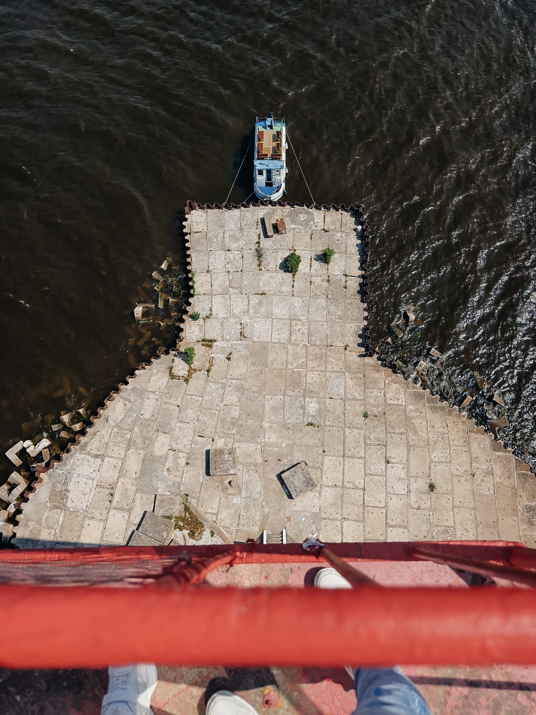 Мне и ребёнку очень все понравилось, интересно, много фотографий, познавательно. Однозначно рекомендую!