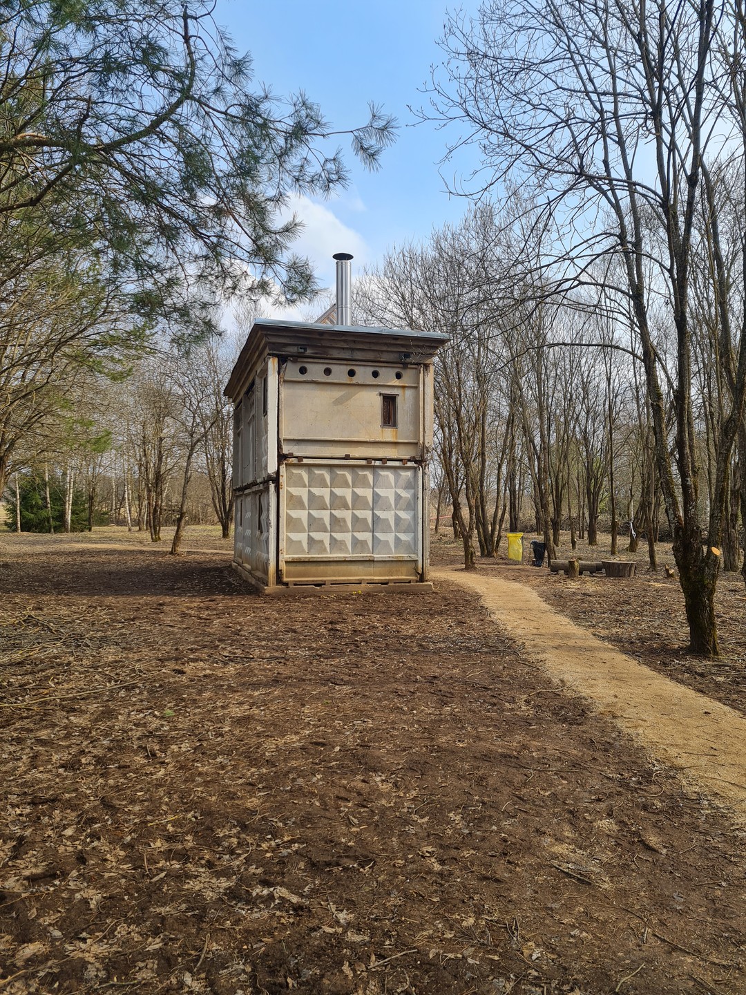 Очень рады, что поехали в Никола-Ленивец с экскурсией. Самостоятельно осматривать арт-парк, мне кажется, было бы в