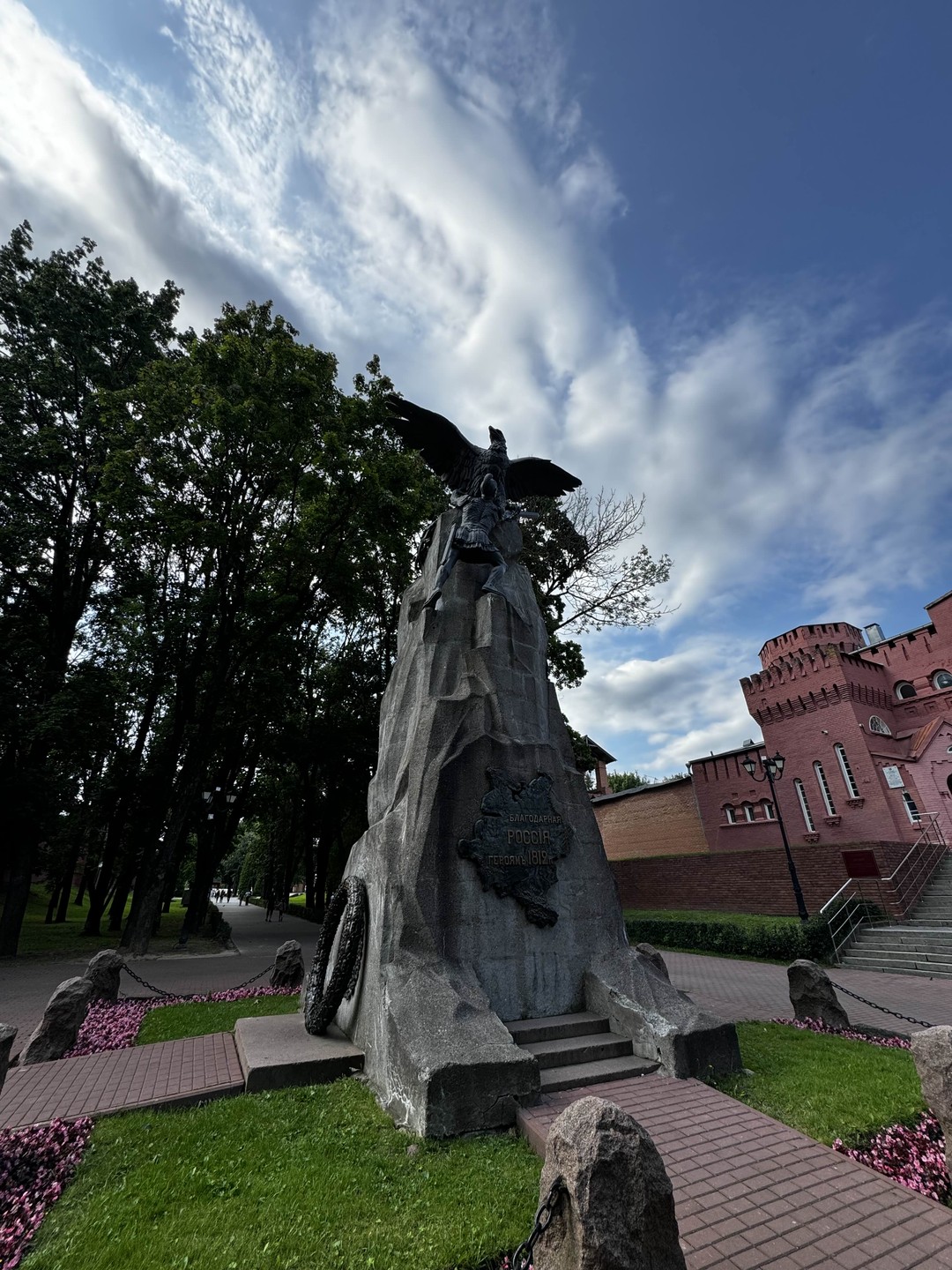 Нам все понравилось. Информацию подавала легко и доступно, маршрут интересный. экскурсовод провела с нами даже больше