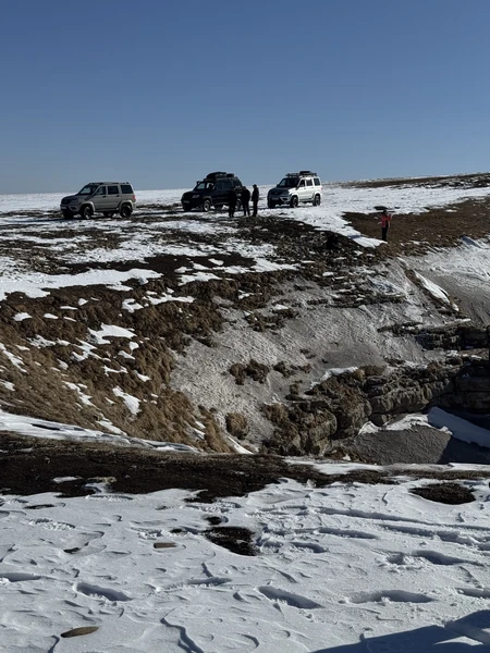 Зимний Бермамыт — это что-то нереальное! Ощущение, что попал на другую планету. Белоснежные просторы, скалы-монахи и