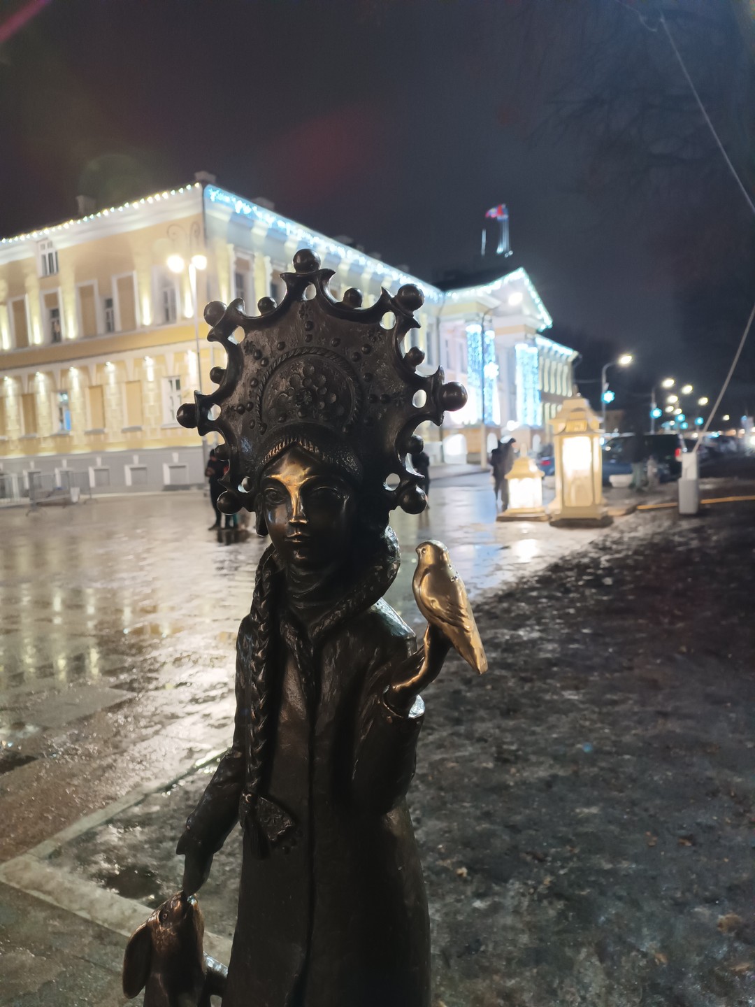 Большое спасибо экскурсоводу Дмитрию за прекрасную обзорную экскурсию по Костроме. Время пролетело незаметно благодаря чувству юмора