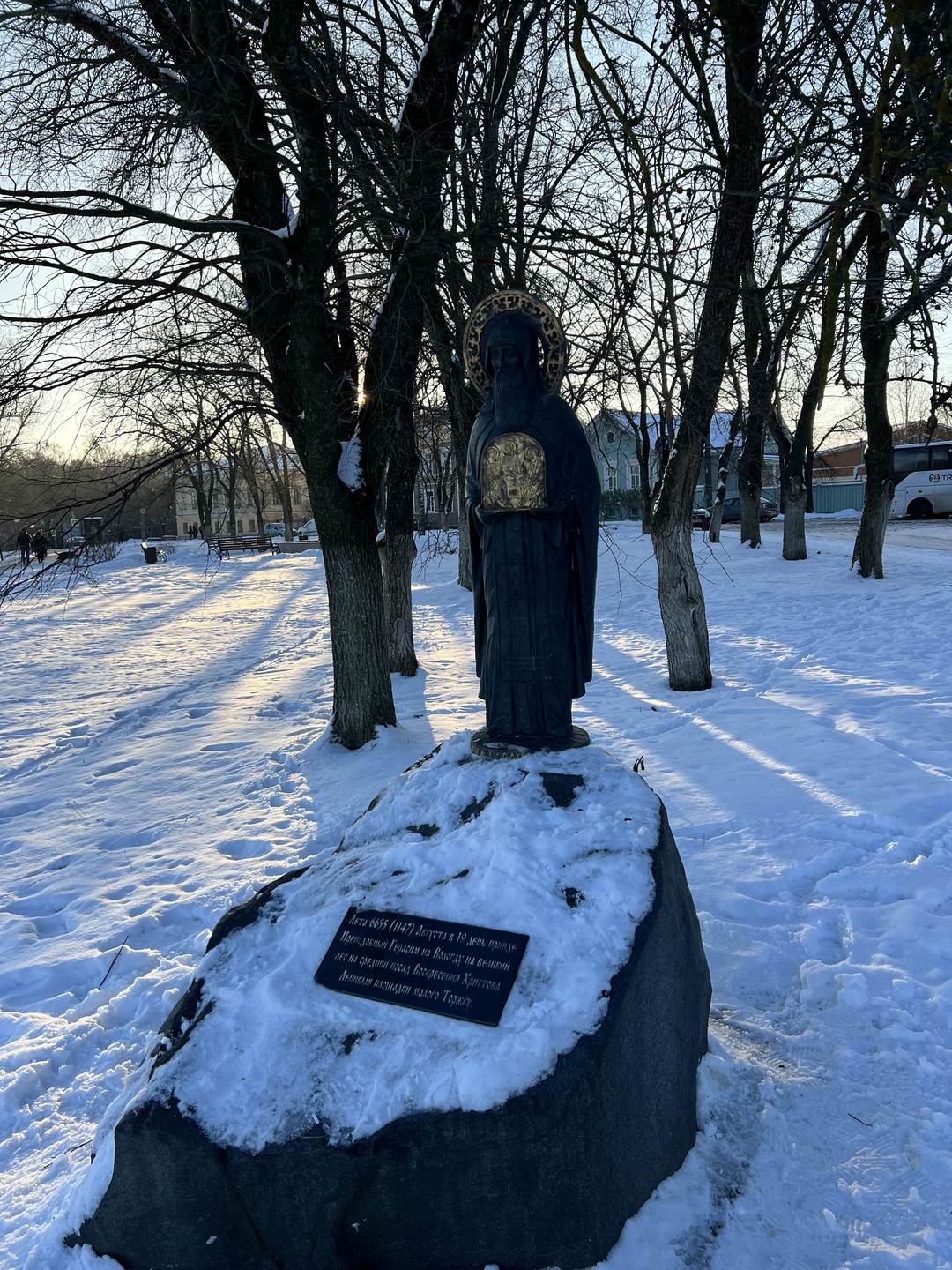 Нам очень понравилось, понятно будет любому от школьника до взрослых