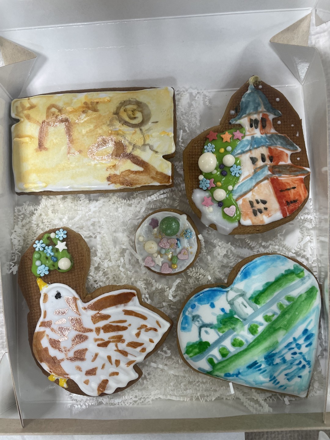 Были на новогоднем 2026 мастер классе по росписи пряников. Это волшебно. Преподаватель Надежда мастер своего дела,