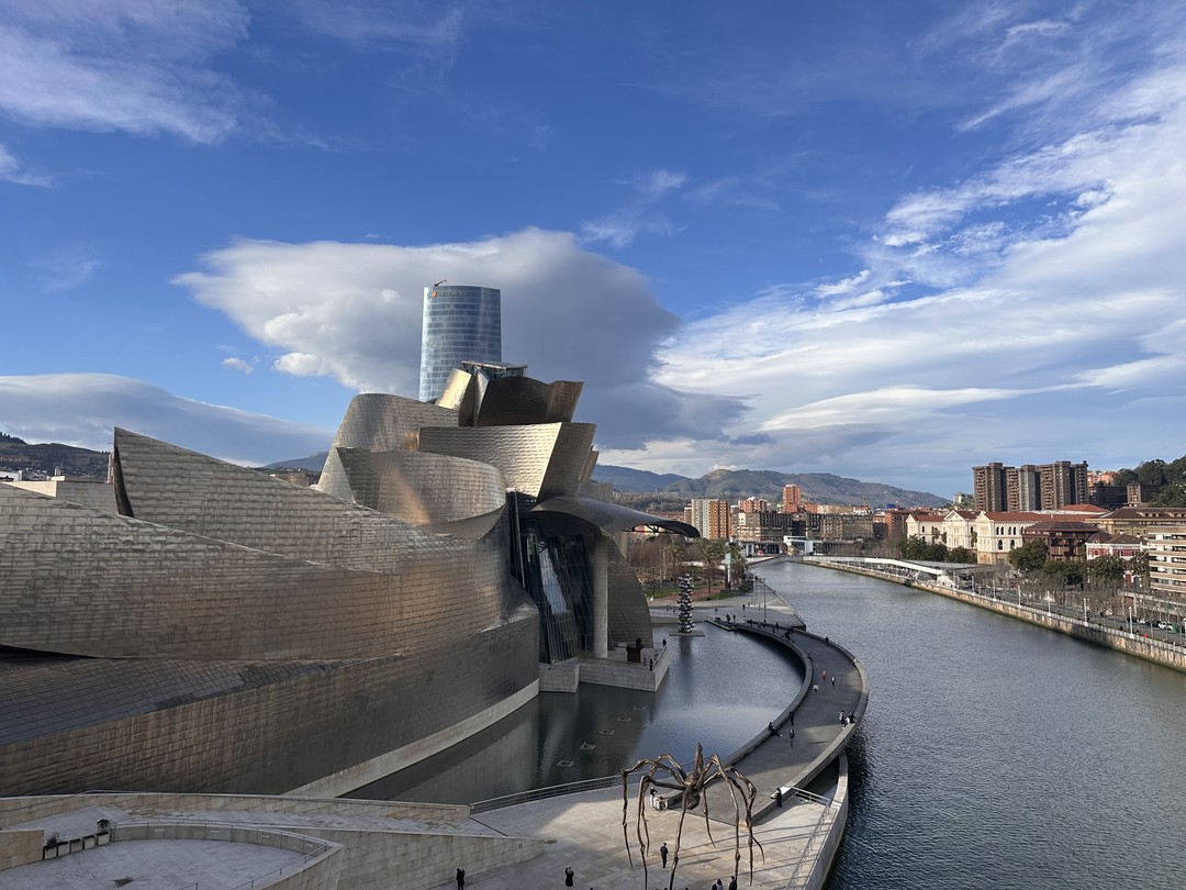 Анна, спасибо огромное за отличную экскурсию, за рекомендацию супер ресторана и за наводку на фильм. И вообще…)))