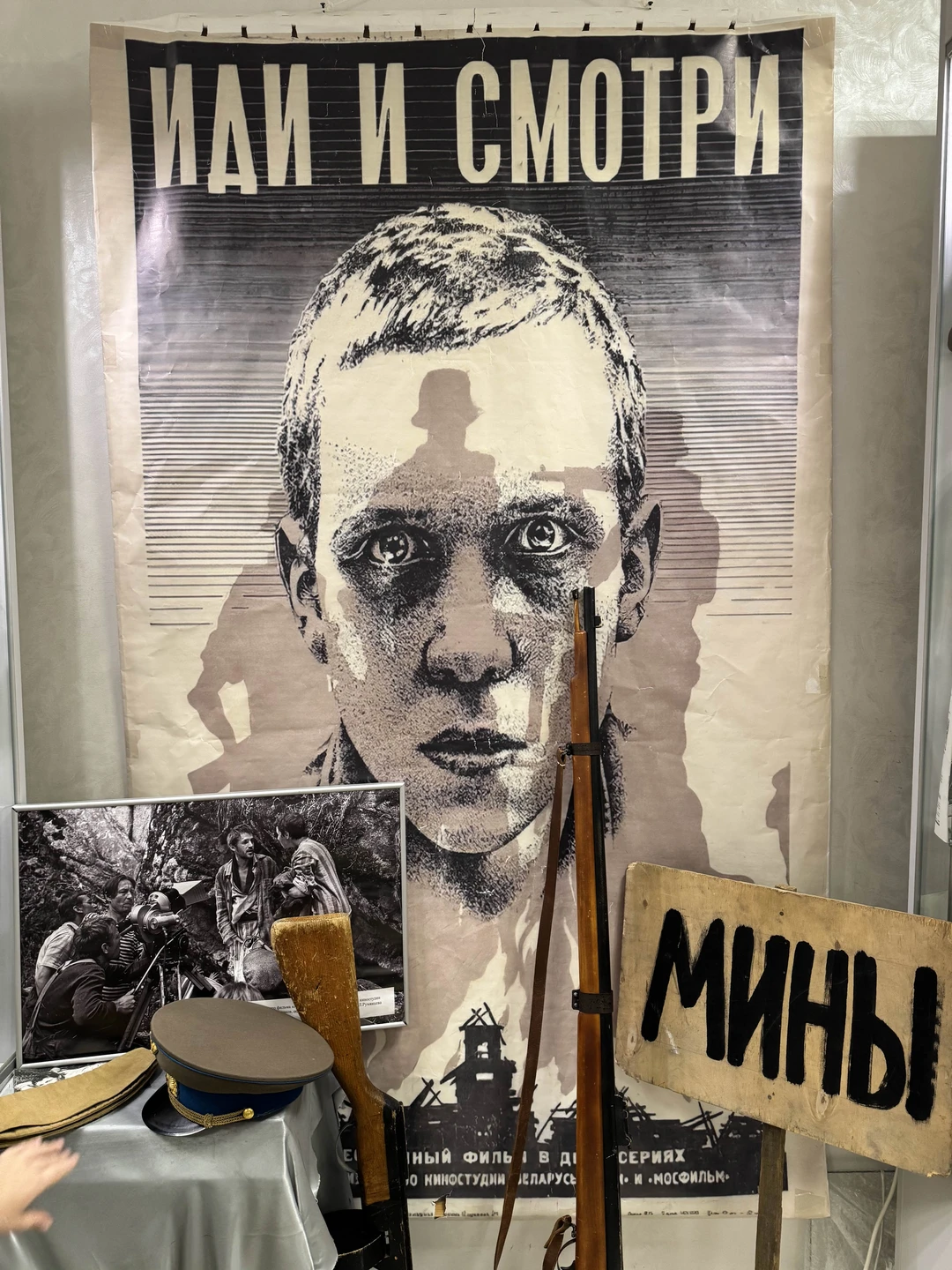 Отличная экскурсия на киностудию! Виталий — прекрасный рассказчик: столько интересных фактов и закулисных историй. Время пролетело незаметно