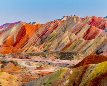 Цветные горы Данься и Ледяная долина Бингоу