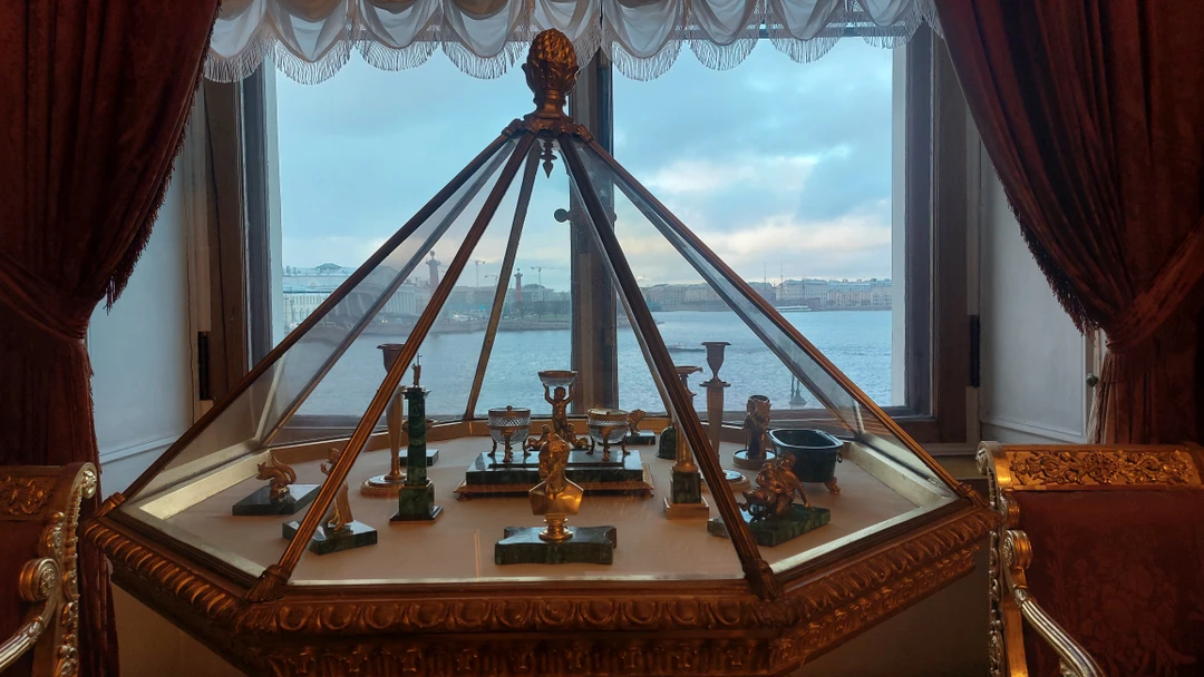 Снова в Петербурге и снова к Михаилу, но на новую экскурсию. Тема другая, а интересный рассказ