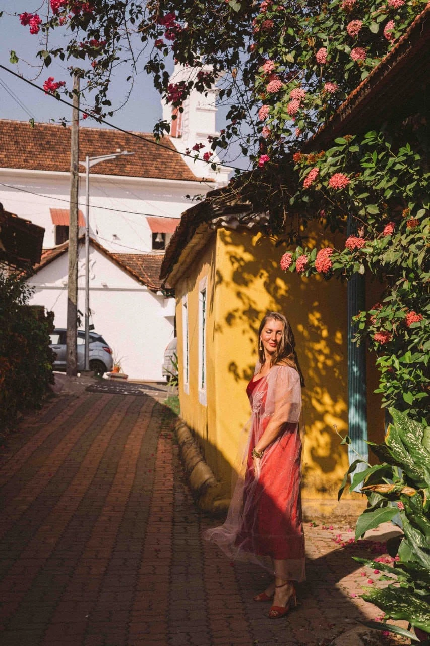 Отличная прогулка, приятные ребята. Знают не только историю, но и местные фишки-кафе, магазинчики, secret places) рекомендую