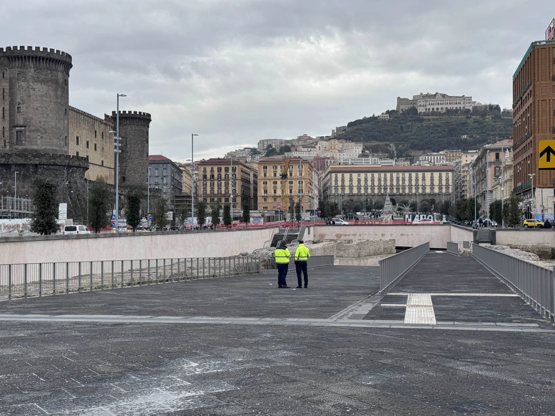 Хорошая экскурсия, чтобы из Рима посетить Помпеи и получить общее представление о Неаполе. Времени в Помпеях