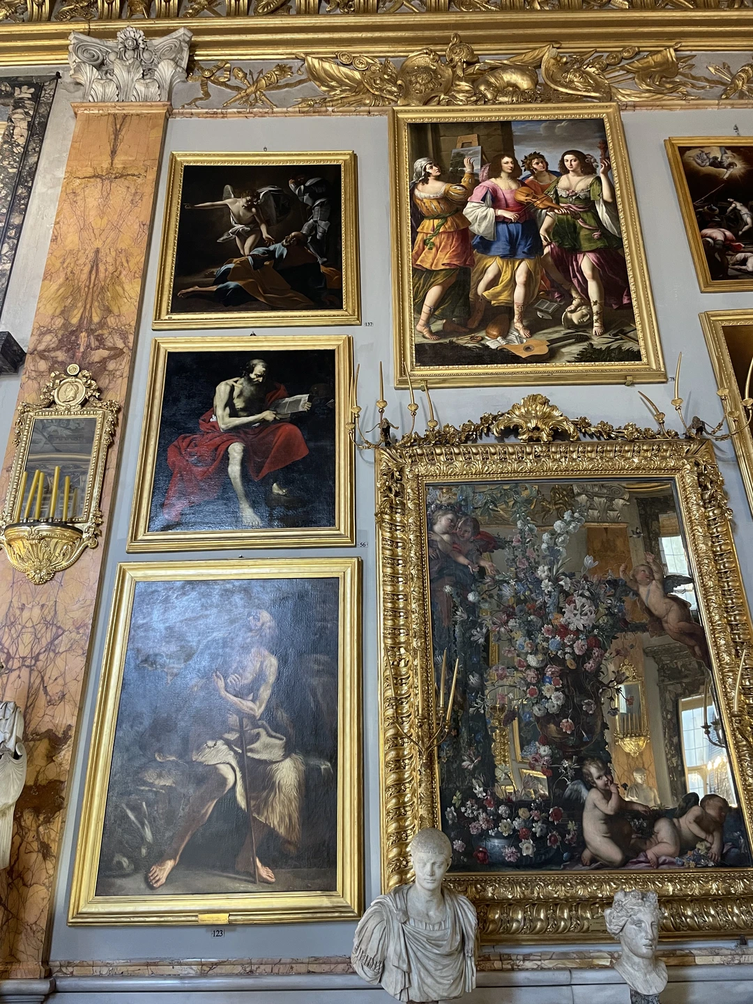 Первоначально я заказал на сайте экскурсию Нелли «Античное сердце Рима». Но очень не вовремя Рим накрыли