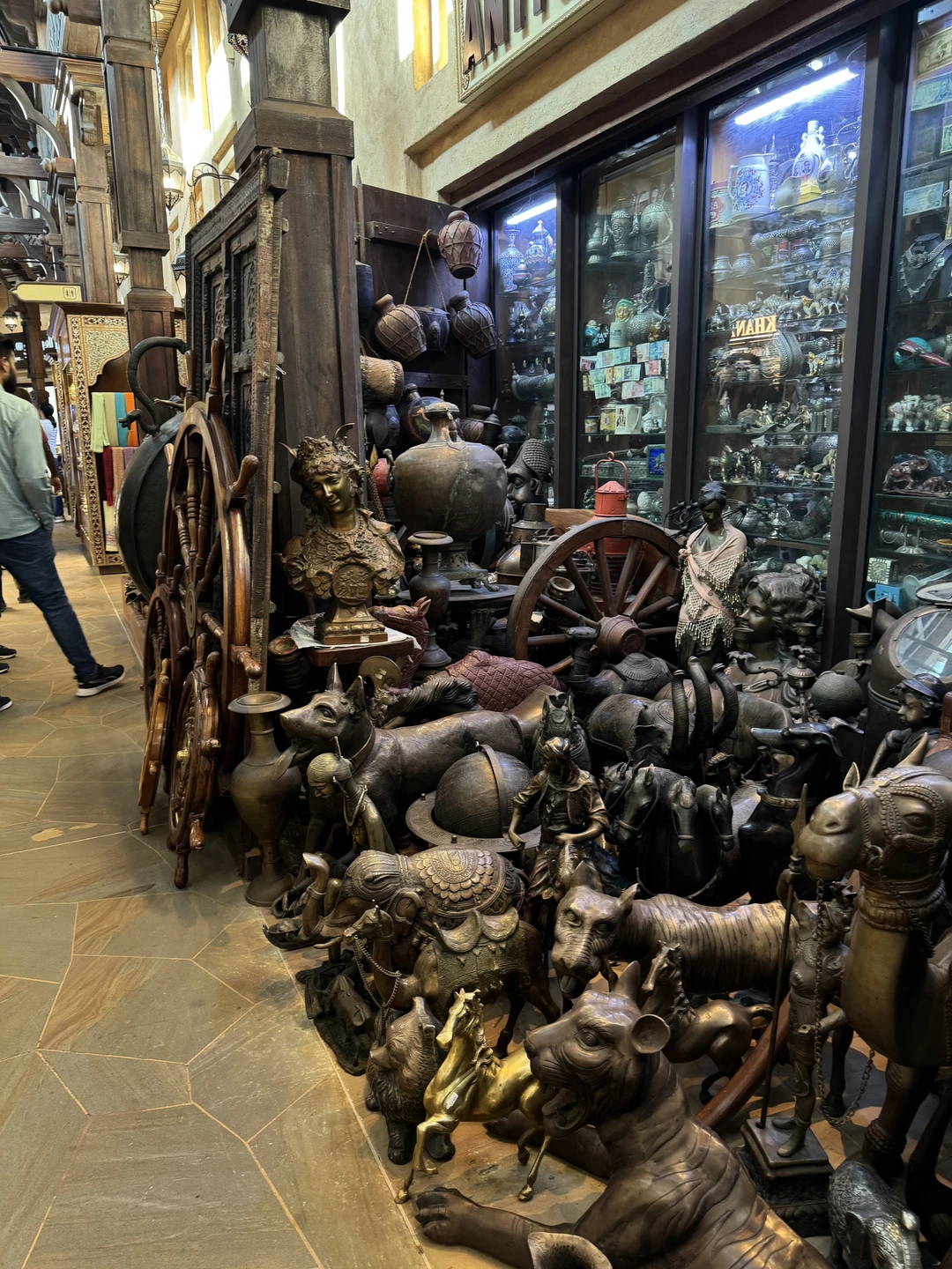 Экскурсия произвела очень хорошее впечатление. Идеально для первого дня знакомства с городом: проехать по основным точкам