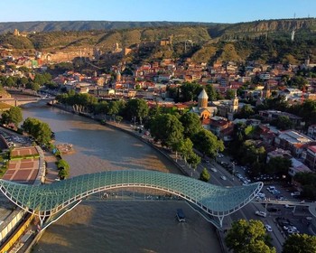 Переезд в Батуми, размещение в отеле, свободное время