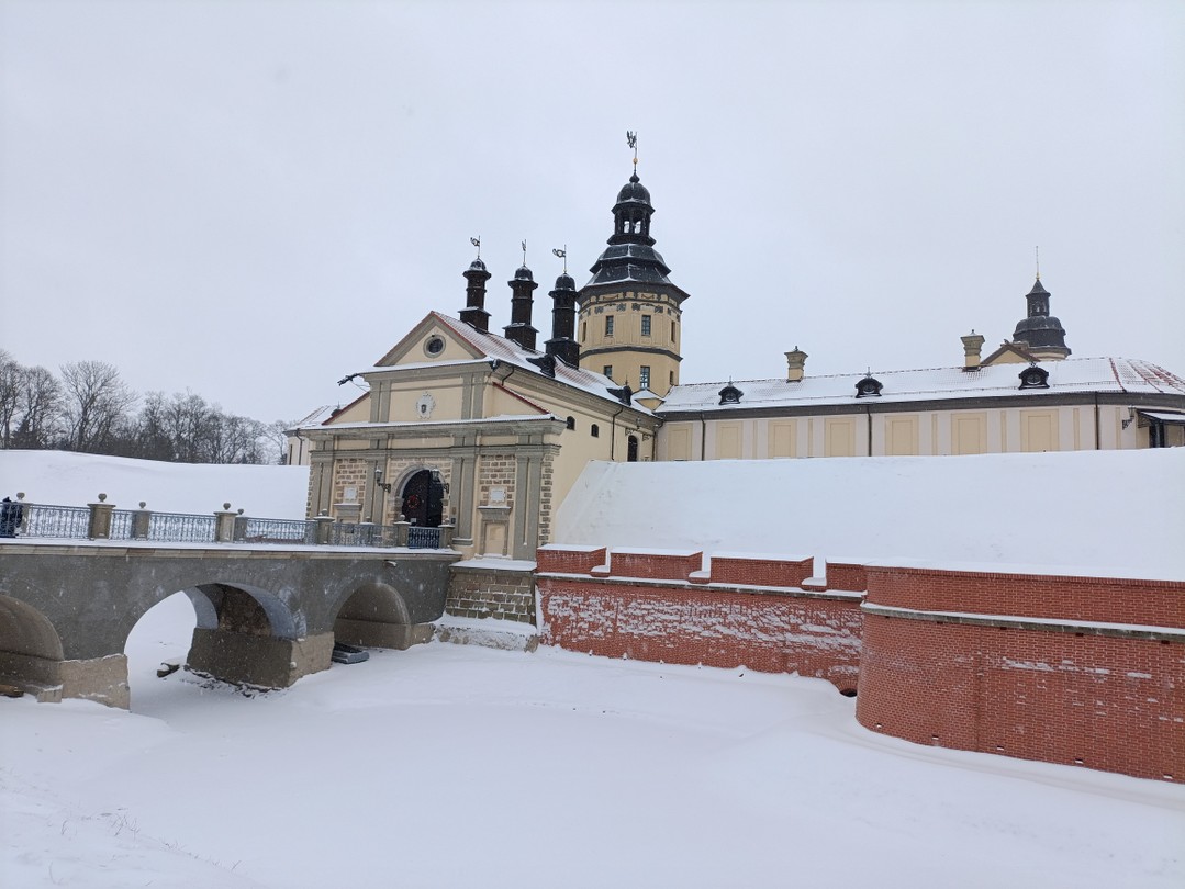 Трансфер из Минска или аэропорта в Несвижский и Мирский замки и обратно (Ирина)