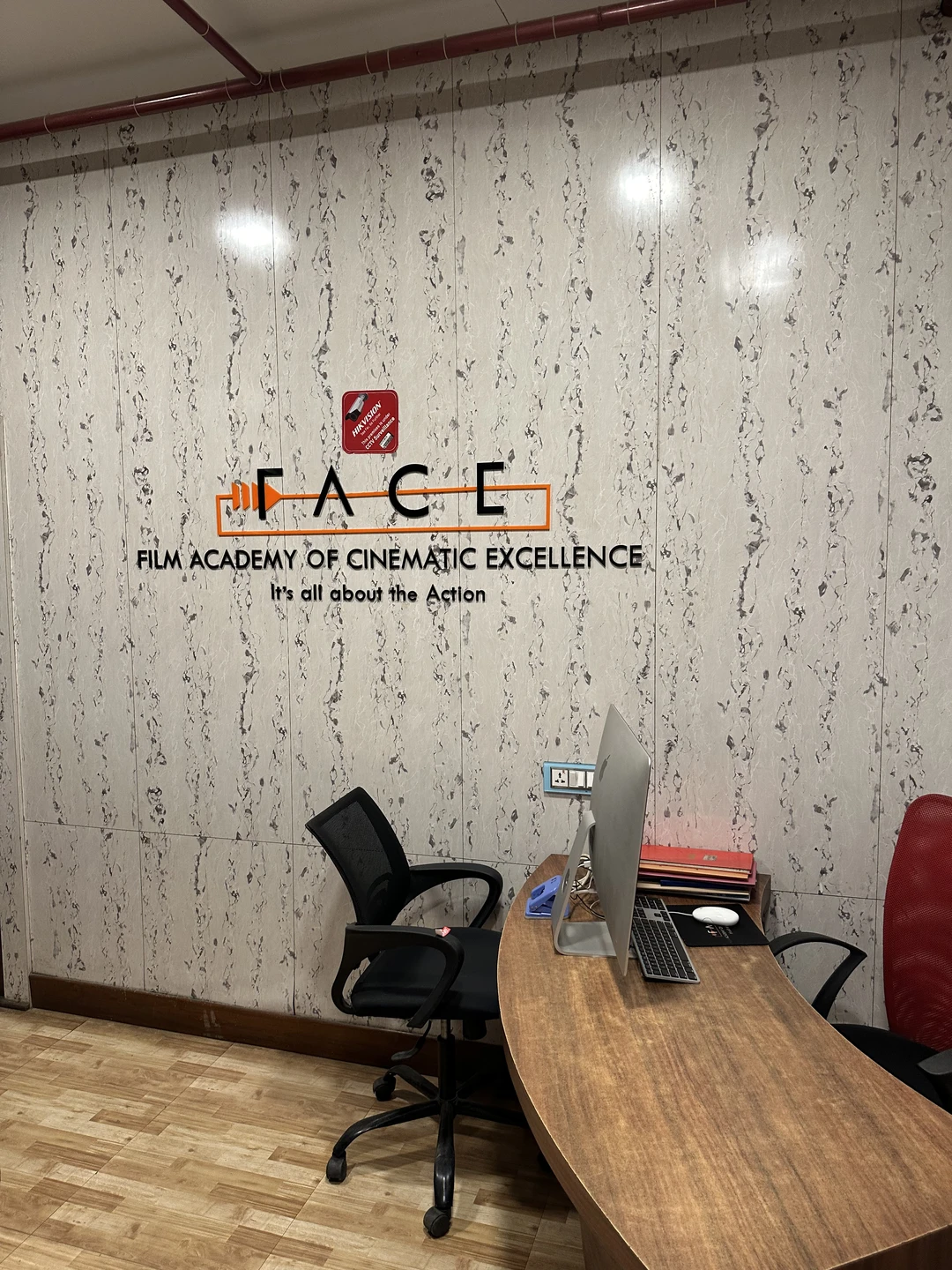 Ну первое хочу отметить, что гид Аниса великолепный оратор, терпеливый;) и знает свое дело. Сейчас по программе