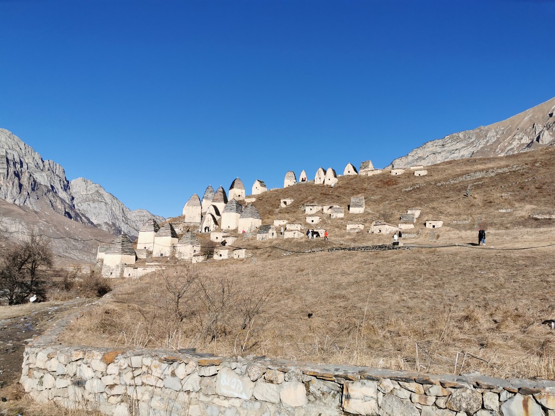 Отличная экскурсия, гид Борис оказался очень хорошим, эрудированным и словоохотливым рассказчиком. Посетили великолепные по красоте локации,