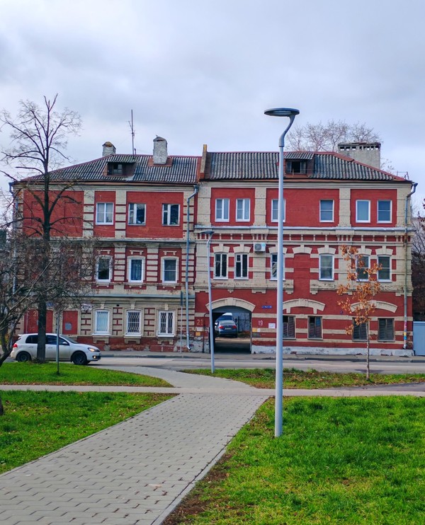 Непарадный Нижний: дельцы, разгул и баррикады