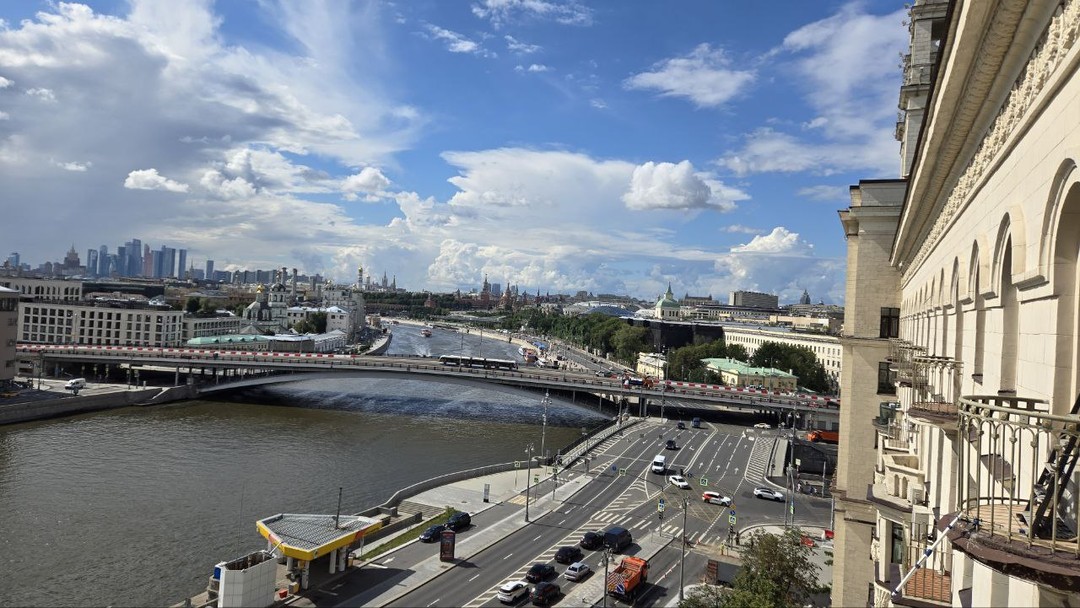 Высотка на Котельнической и чаепитие с видом на Кремль (Наталья)