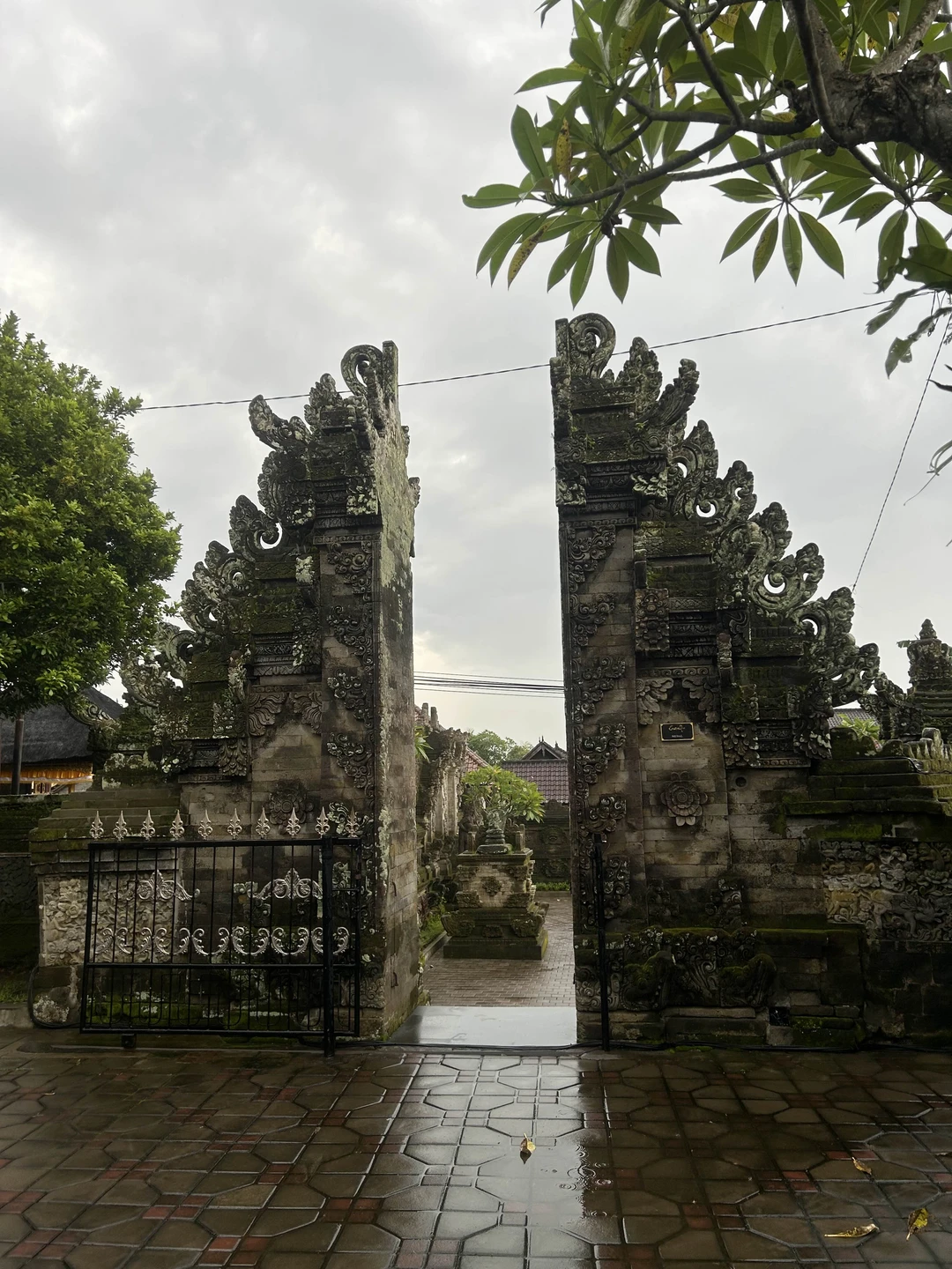 Экскурсия понравилась, отдельное спасибо гиду Ваяну. Везде сопровождал, всё рассказывал и показывал) Остались только положительные эмоции