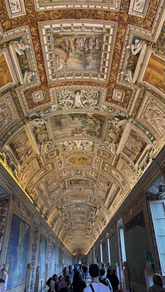 Экскурсия понравилась. Гид рассказывал интересно, провел по основным местам. Но не очень понравилось, что нам сказали