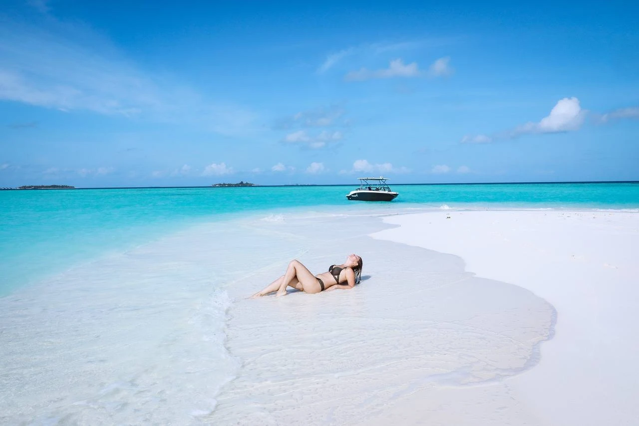 Райский отдых на Мальдивах в мини-группе: пляжный релакс, снорклинг и погружение в культуру