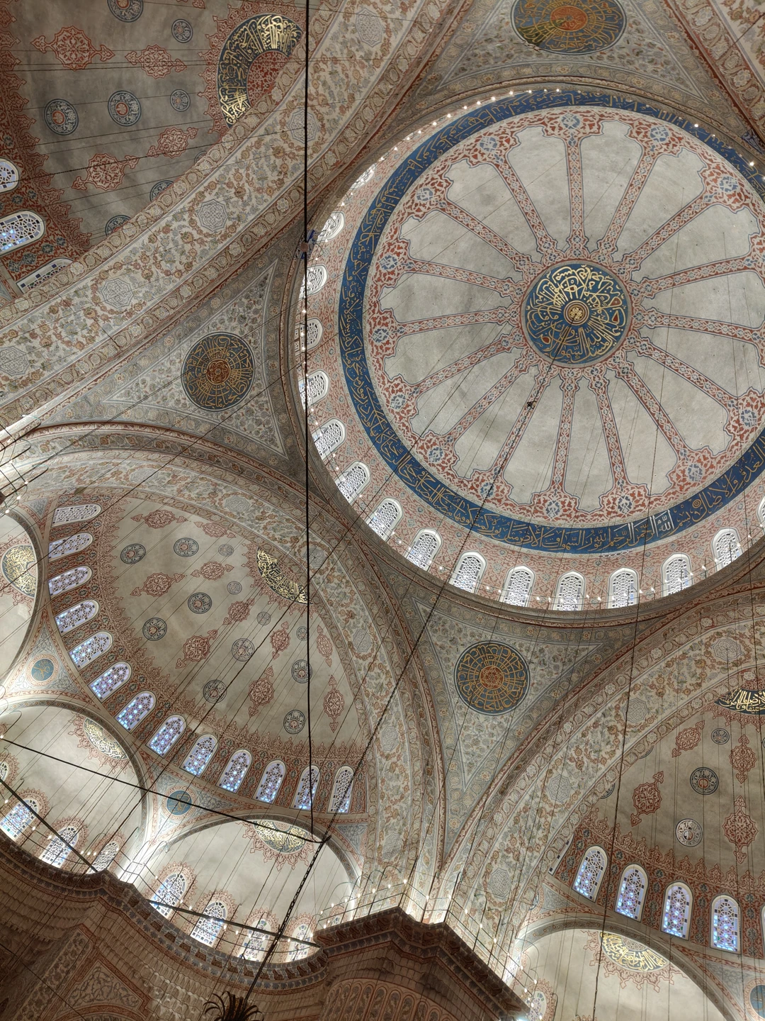 Все совпало в этот день, и теплая, не свойственная концу ноября погода и волнительное ожидание встречи