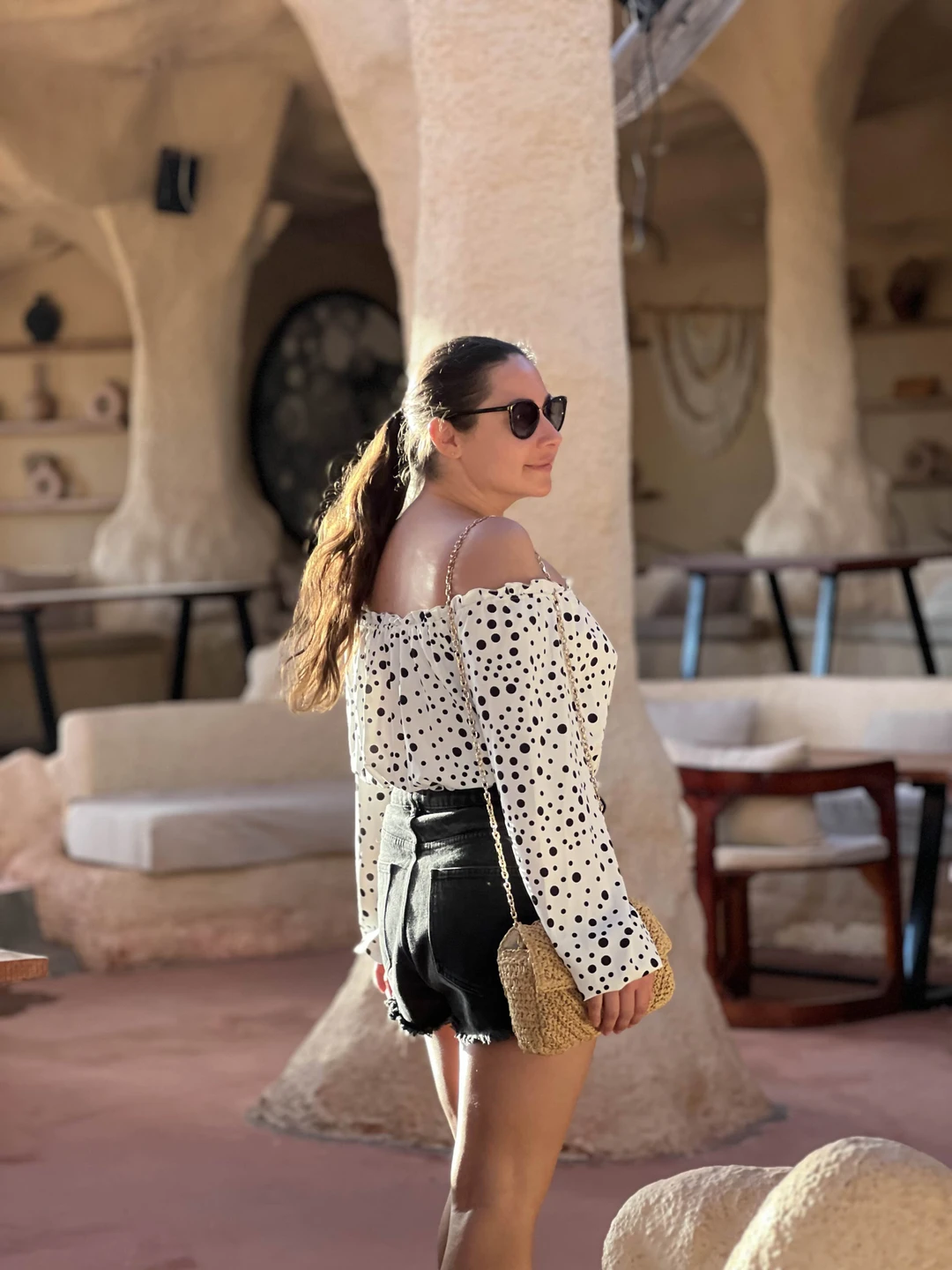 Отлично провела день в компании Анастасии, время экскурсии немного сдвинули в моих же интересов, из-за погоды,