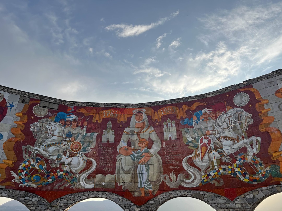 Супер поездка, спасибо большое гиду - очаровательной Эмилии - за интересные рассказы и водителю Тимуру за безопасное вождение!