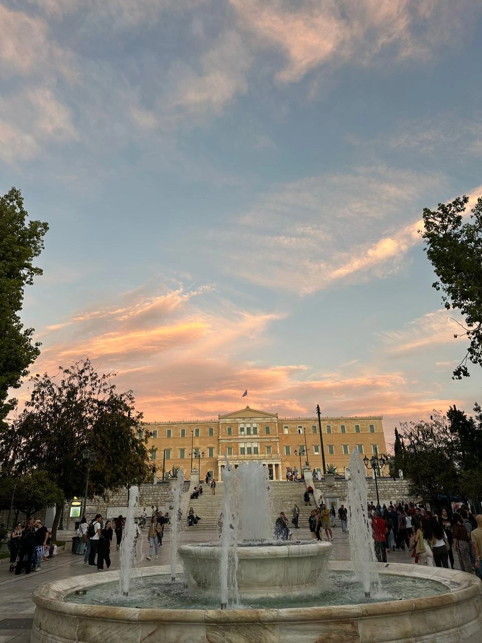 Экскурсия с Александром прошла интересно и комфортно. До её начала мы согласовали удобное время и место