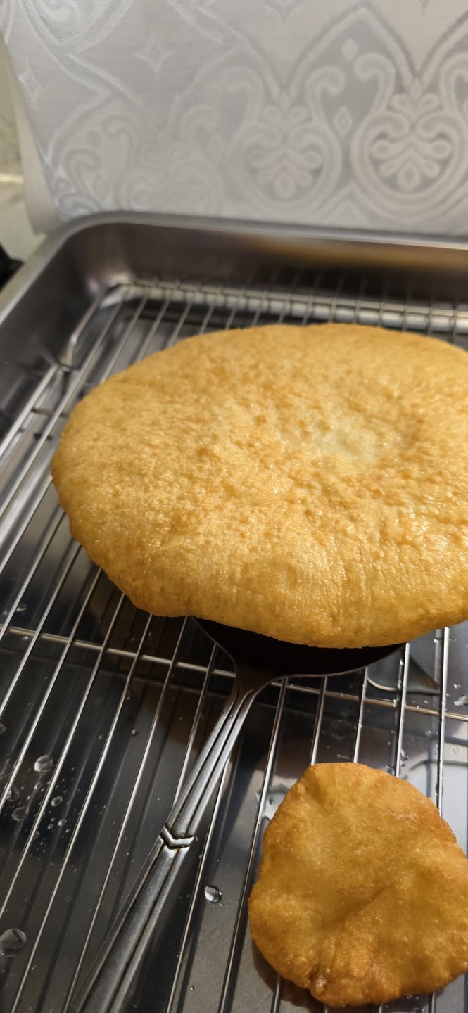 Во-первых организовано всё отлично. Успели заехать в Чайный домик. Много местных продуктов, сделали для себя много