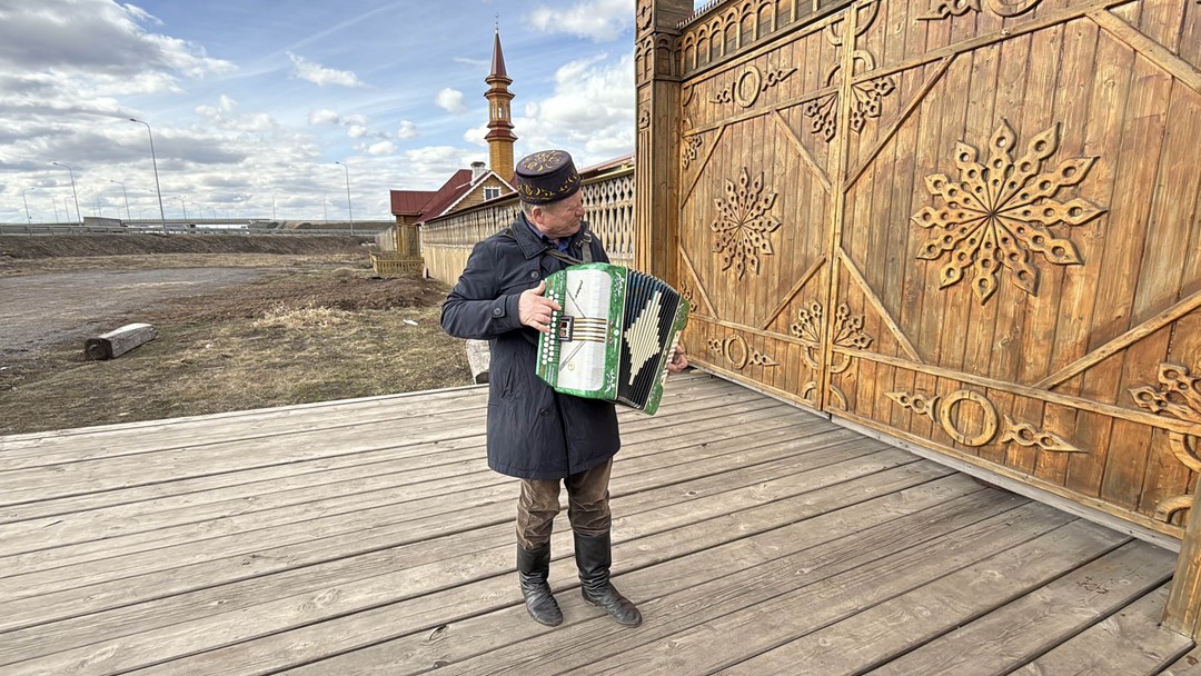 Нам очень повезло с гидом, Лариса бесподобна, отлично расставляет исторические акценты. Очень много узнали! Спасибо за интересный маршрут и экскурсию!