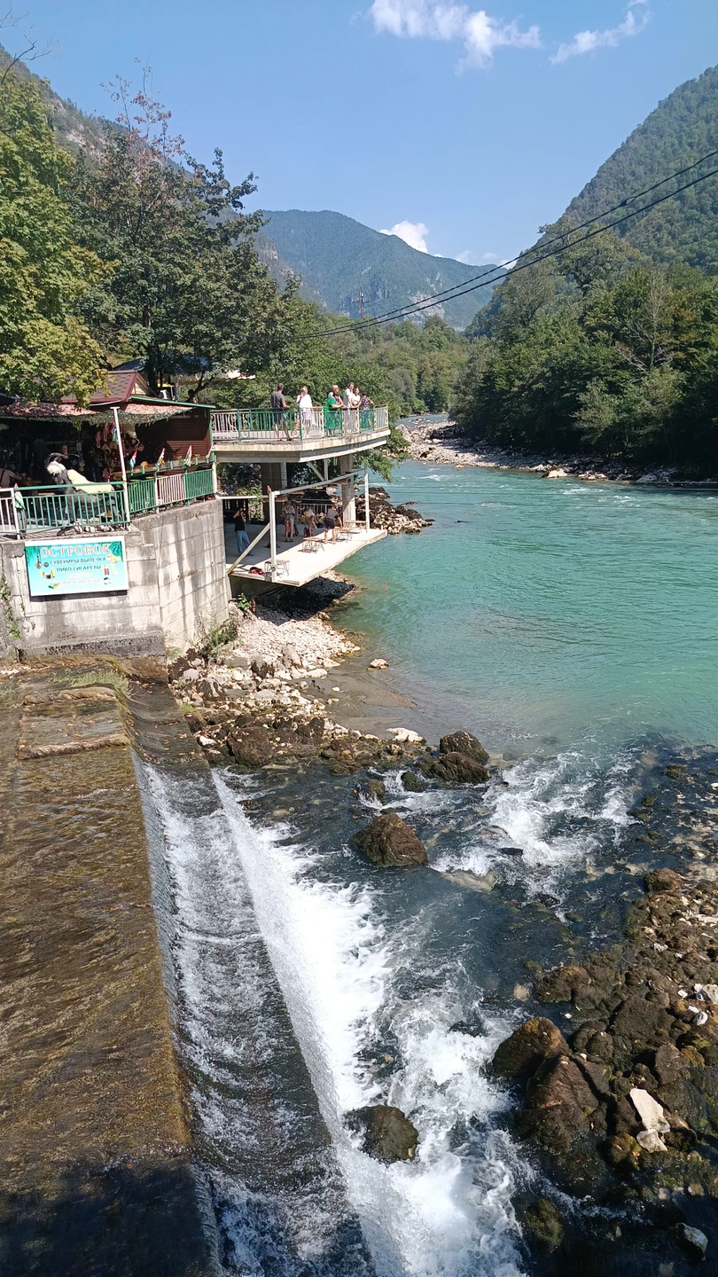 Здравствуйте. Прекрасная организация и Менеджера при покупке и на встречающей стороне гид на джипе: в Абхазии-