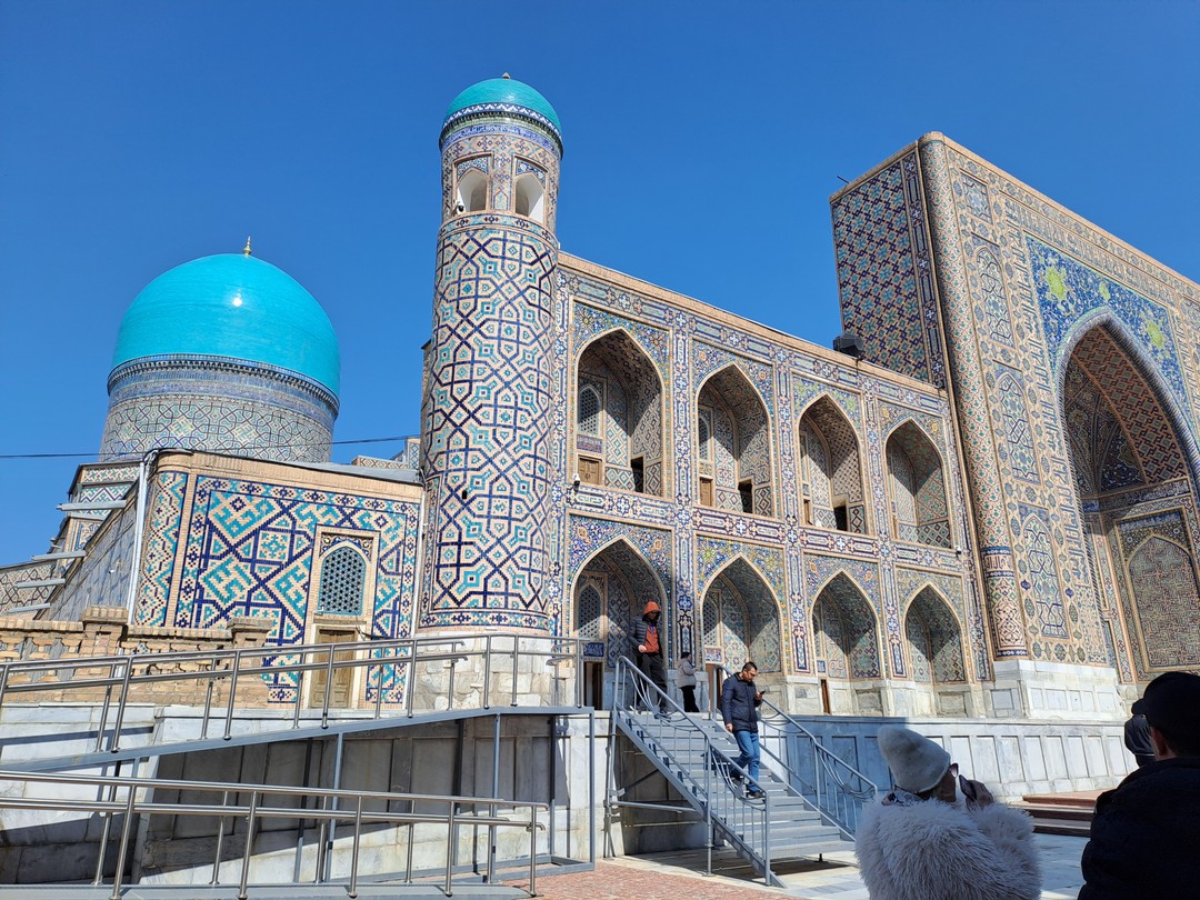 Экскурия прошла на одном дыхании, много истории, интересных фактов. Нашим гидом был Парвиз. Вежливый, тактичный, отвечал