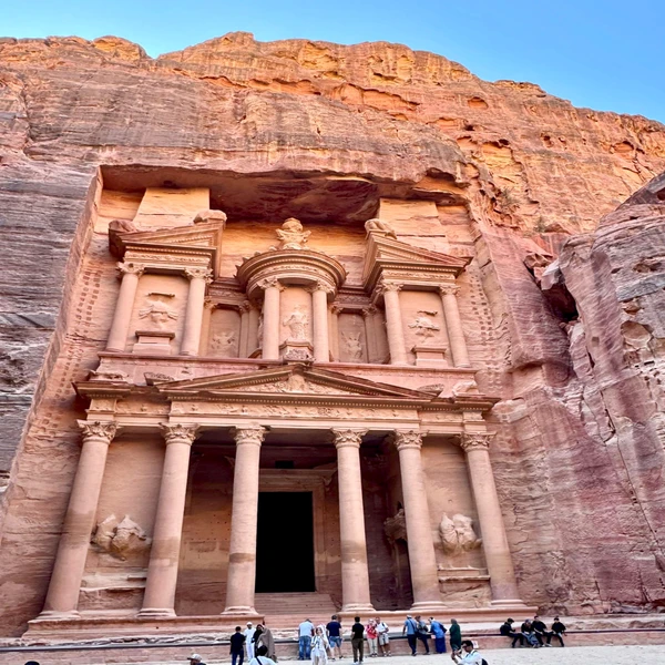 Легендарная Петра: морской круиз и город в розовых скалах (всё включено)