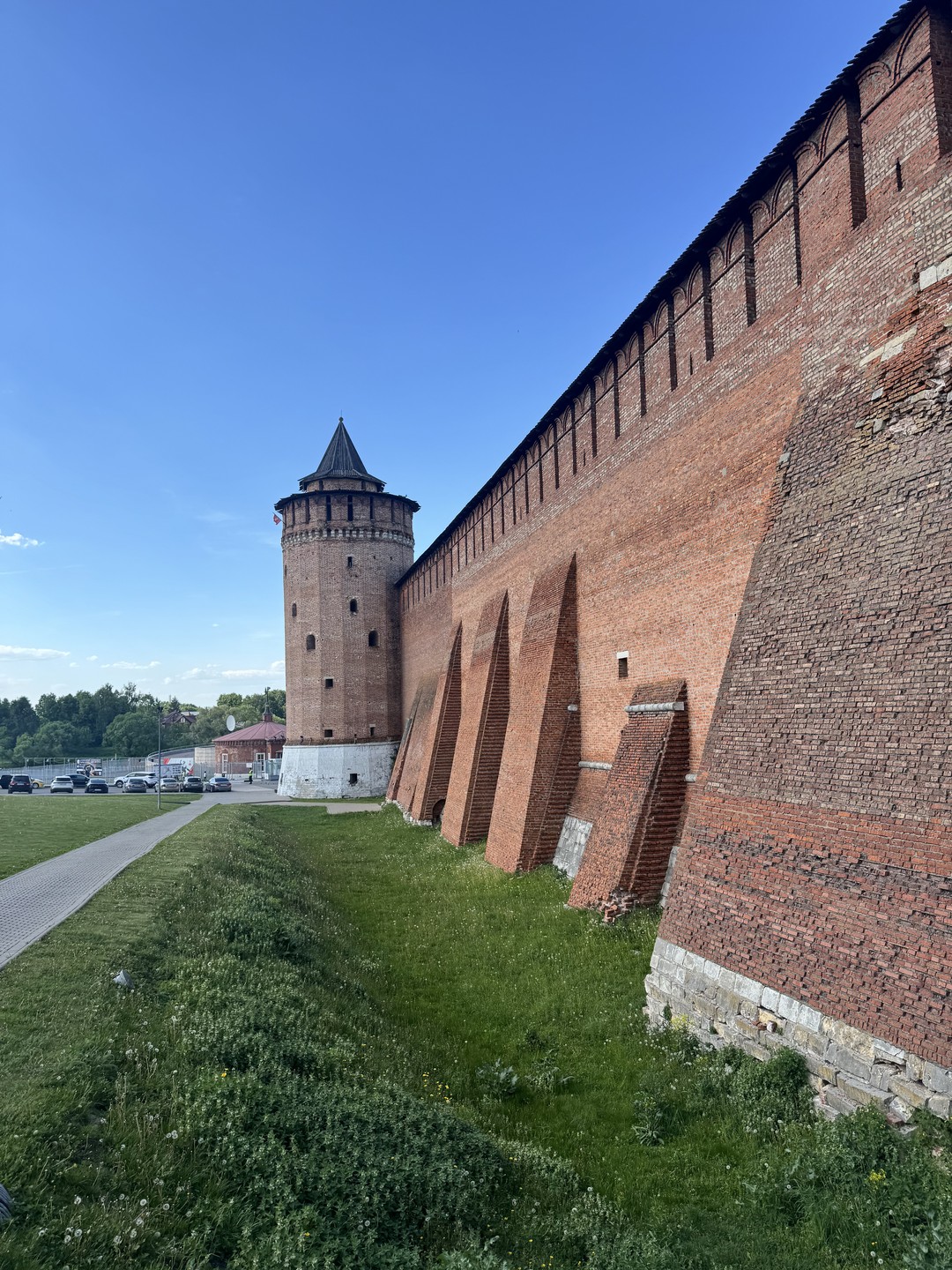 Спасибо Марии, квест очень интересный, дети и мы узнали много интересного. Прогулялись по главным локациям, гид