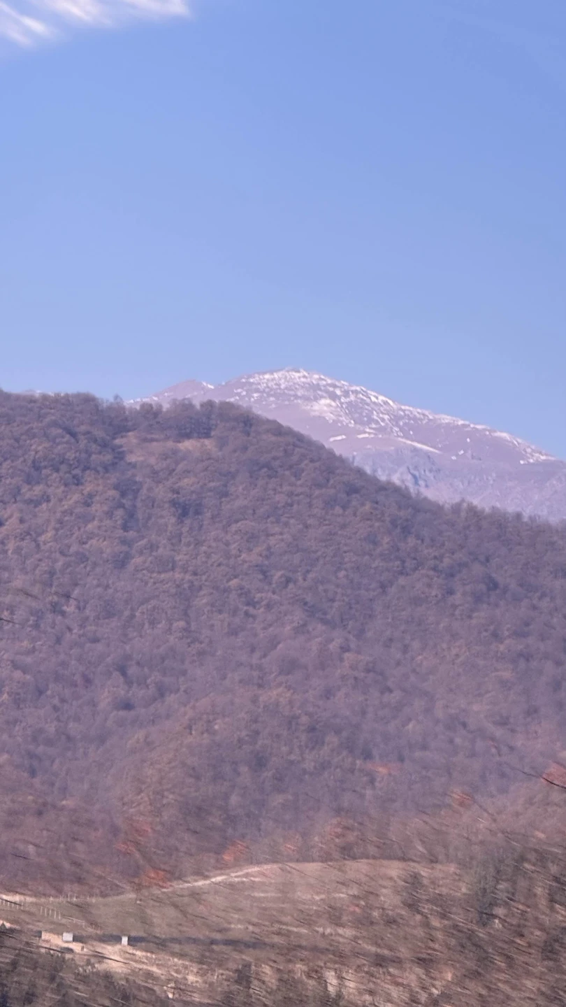 Минус в том, что мне мало было времени на Севан. Озеро Парз можно убрать из маршрута. Так же больше времени хотелось бы провести в Дилижане