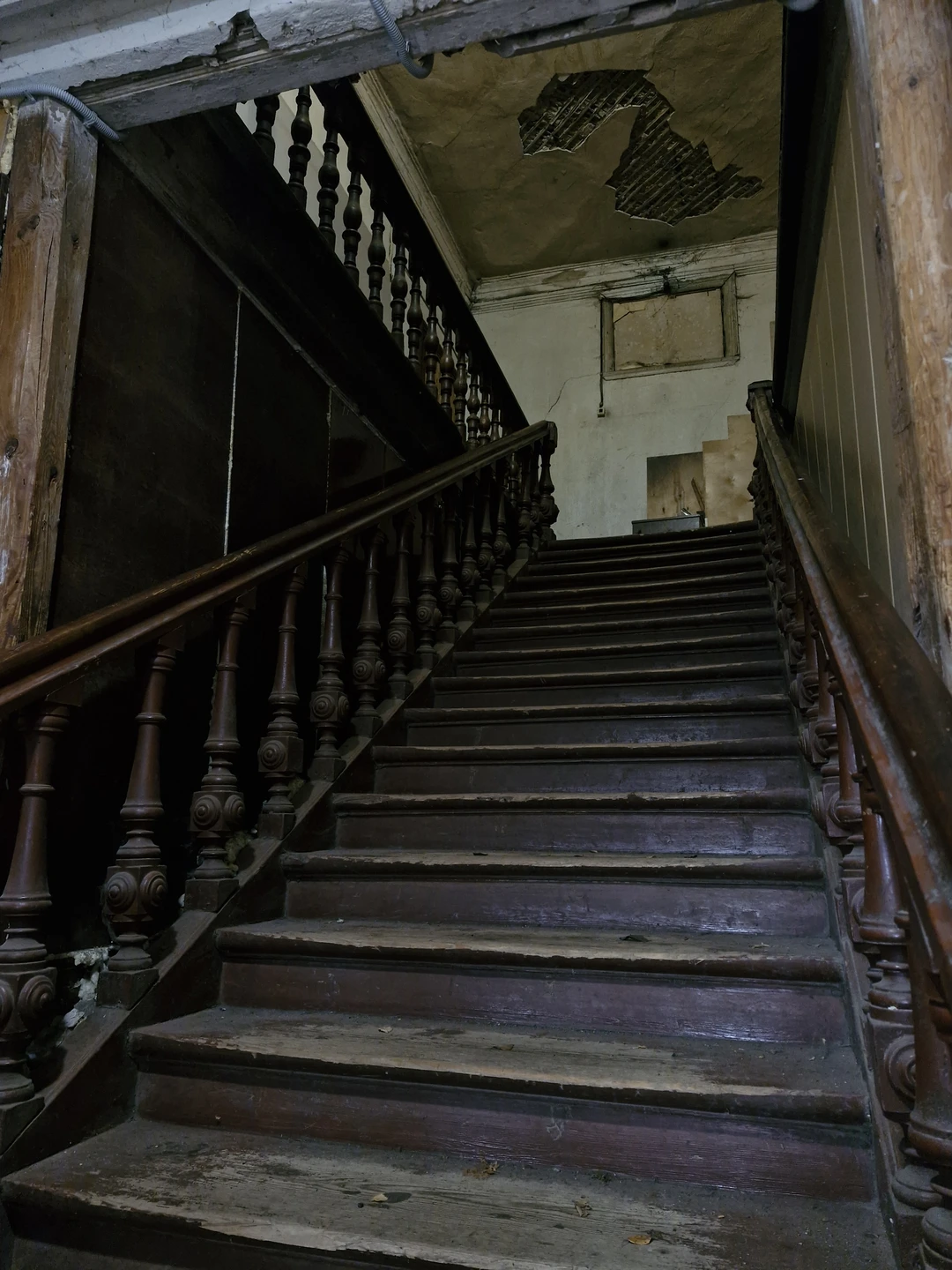 Чудесная экскурсия для любителей деревянного зодчества, да и в целом старинной архитектуры, истории и душевных прогулок