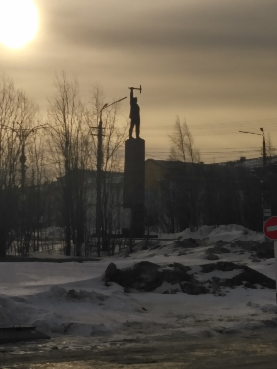 Поездка в Кировск, окружённый горным массивом Хибины, получилась очень насыщенная и познавательная. С вершины "Большого Вудьяра"
