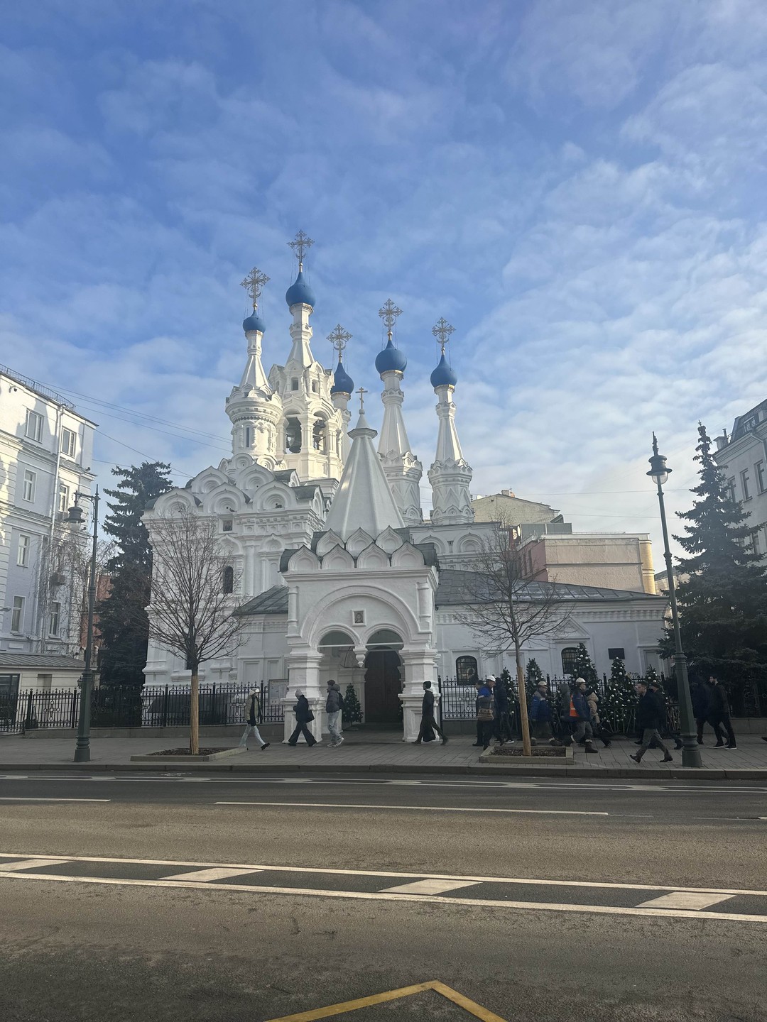 Замечательная экскурсия: легкая, познавательная, разноплановая. Обсудили много разных тем. Виктория очаровательный, приятный в общении экскурсовод. Рекомендую