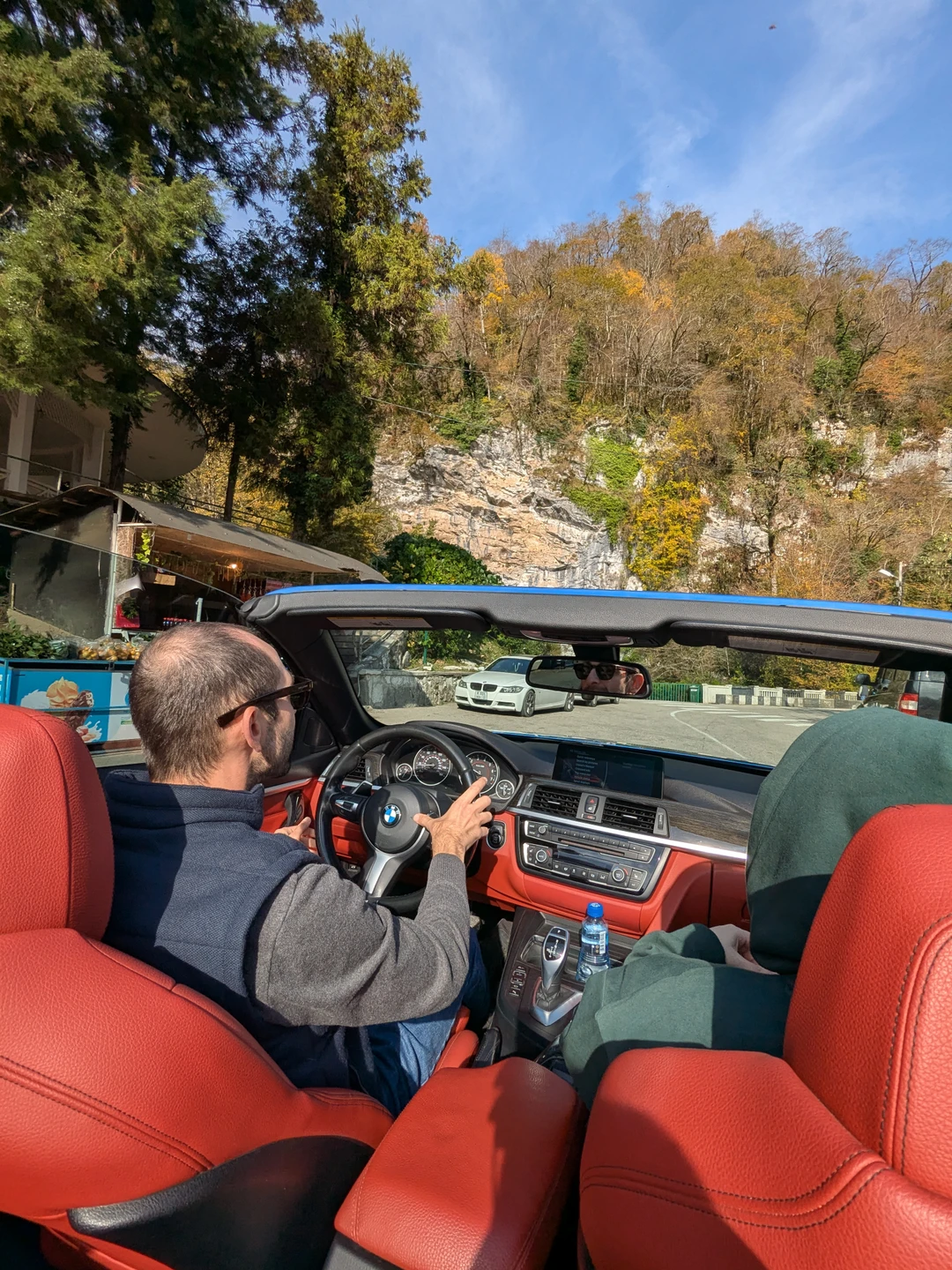 Спасибо за яркую экскурсию по красивым местам! Много интересной информации, шикарный автомобиль, классные кадры. Адгур не