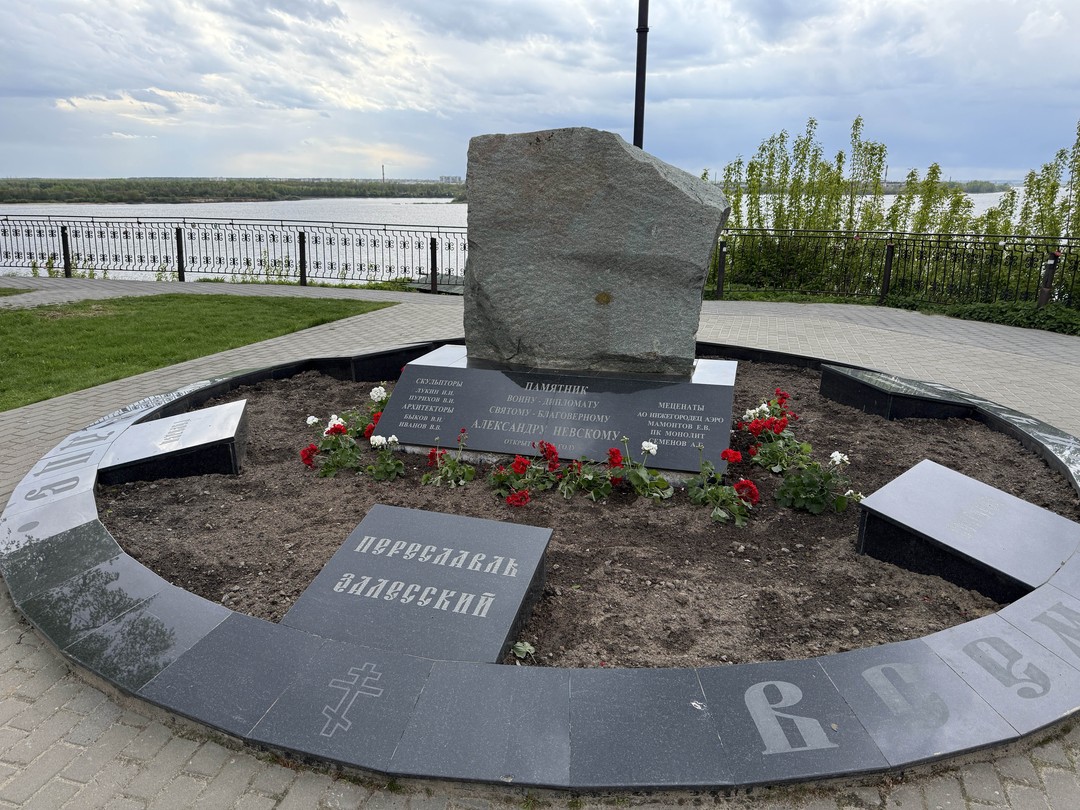 Превосходная экскурсовод! Очень структурировано рассказано о городе, интересно и нам - взрослым, и довольно привередливому подростку