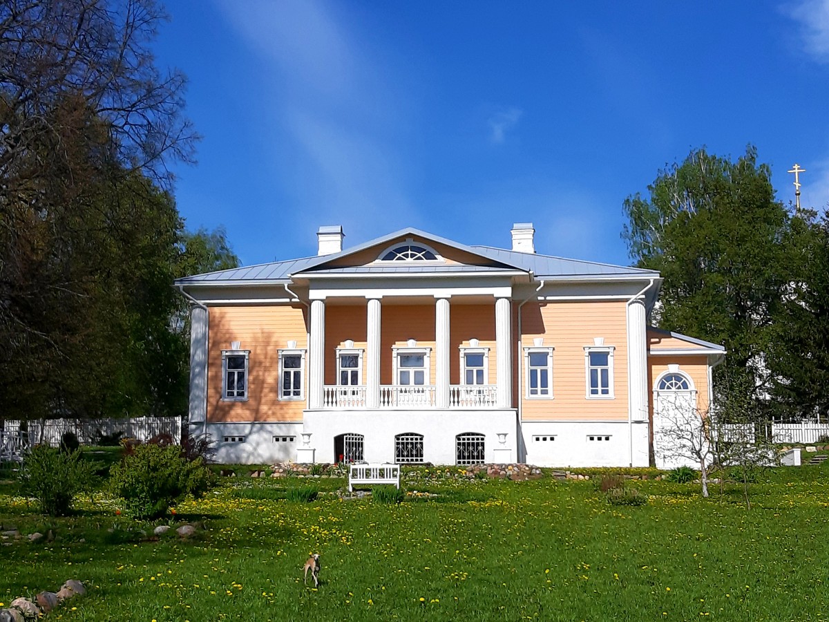Фото Из Рыбинска — в старинный Тутаев