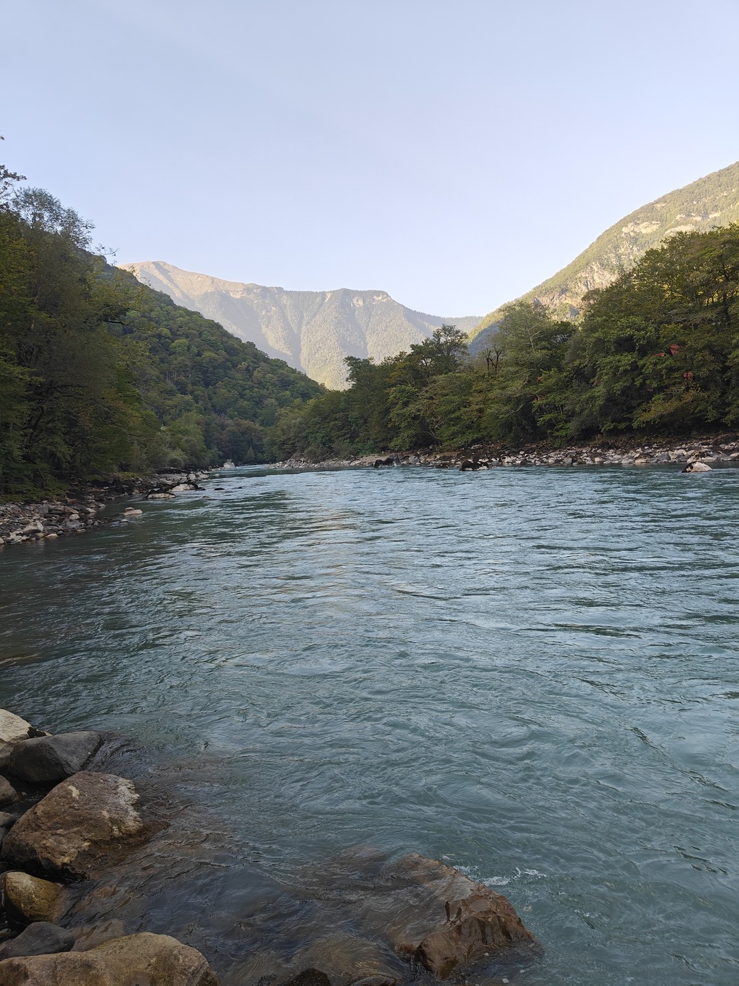 15.09.24 ездили на экскурсию в Абхазию с Денисом.