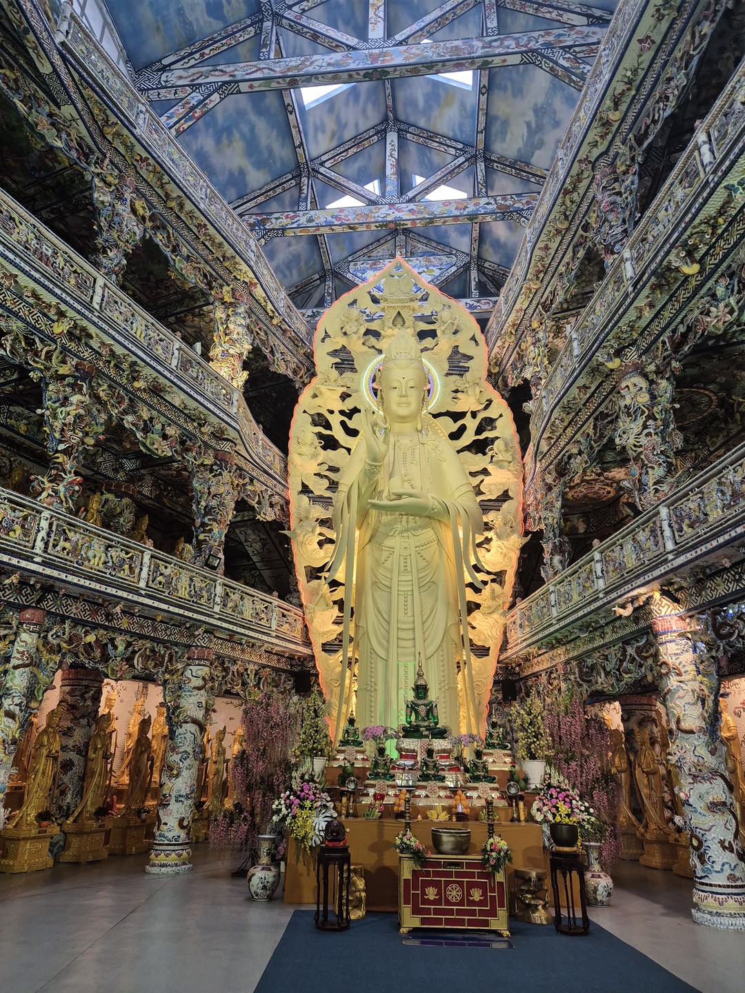 Немного не повезло с погодой! Шёл дождь. Но это не помешало увидеть всё, что было запланировано по программе! Рекомендую! Очень интересно!