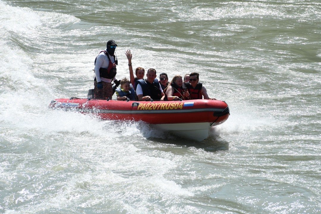 Здравствуйте! Были с сыном на экскурсии с гидом Ириной, нам понравилось! Ирина очень вовлечена в процесс