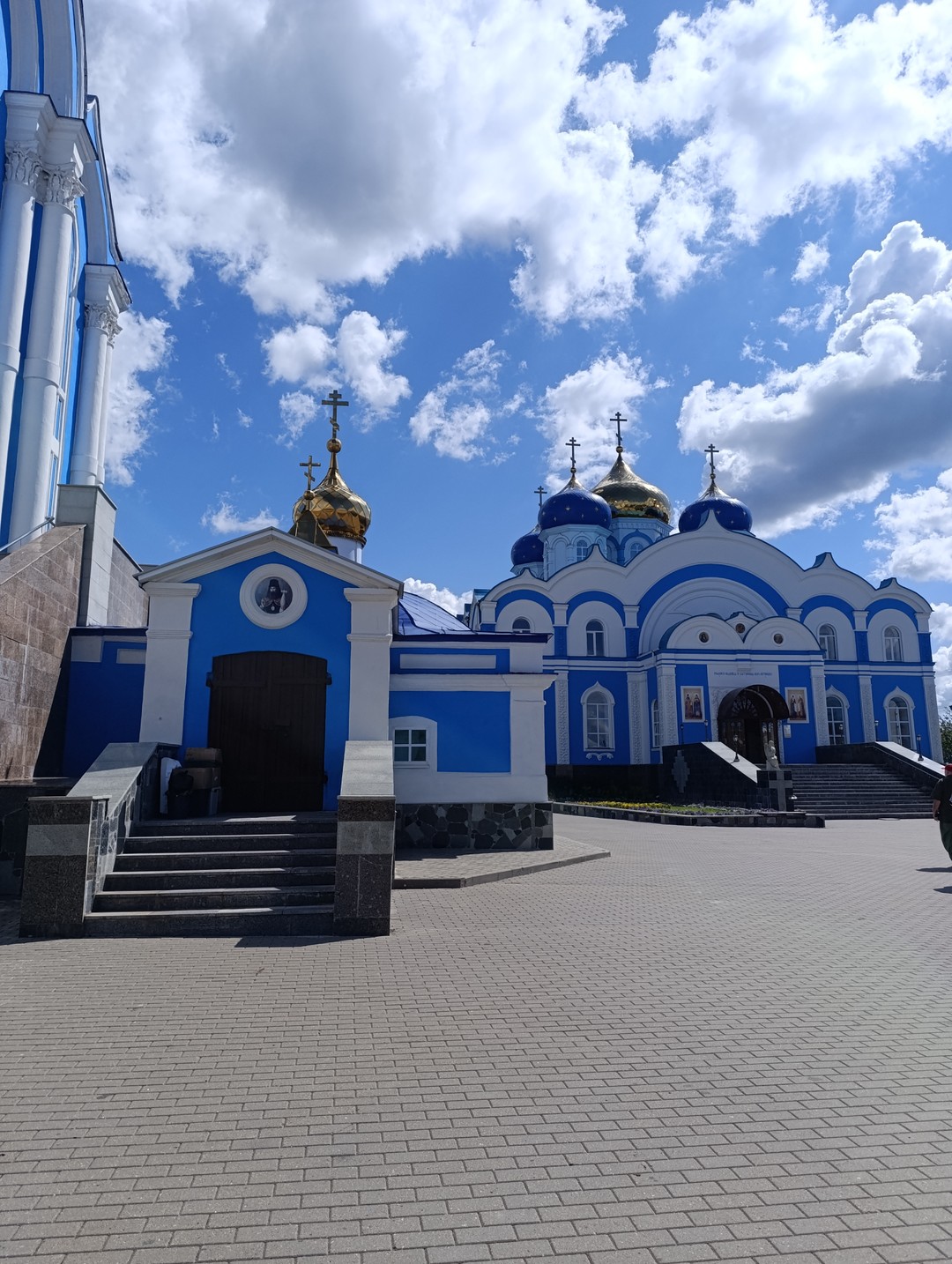 Очень хорошая экскурсия, как в плане содержательности, так и с точки зрения организации. Гид Вячеслав -